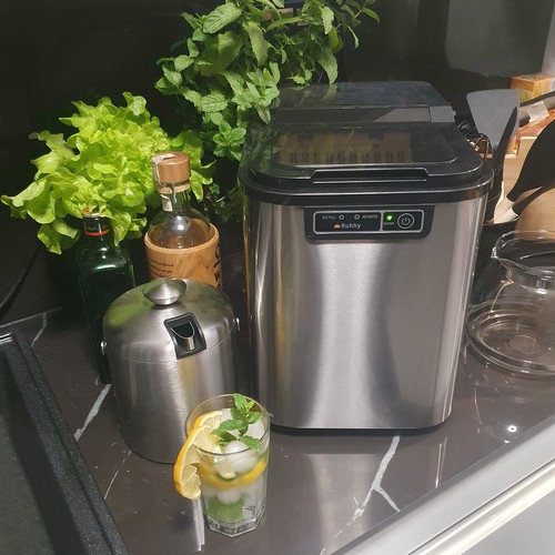 Výrobník ledových kostek – 12 kg/den, 9 kostek za 9–13 min, 2,2 l nádrž, samočištění